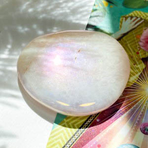 House-of-Formlab-Guide-to-Aura-Crystals-Rose-Aura-300x300